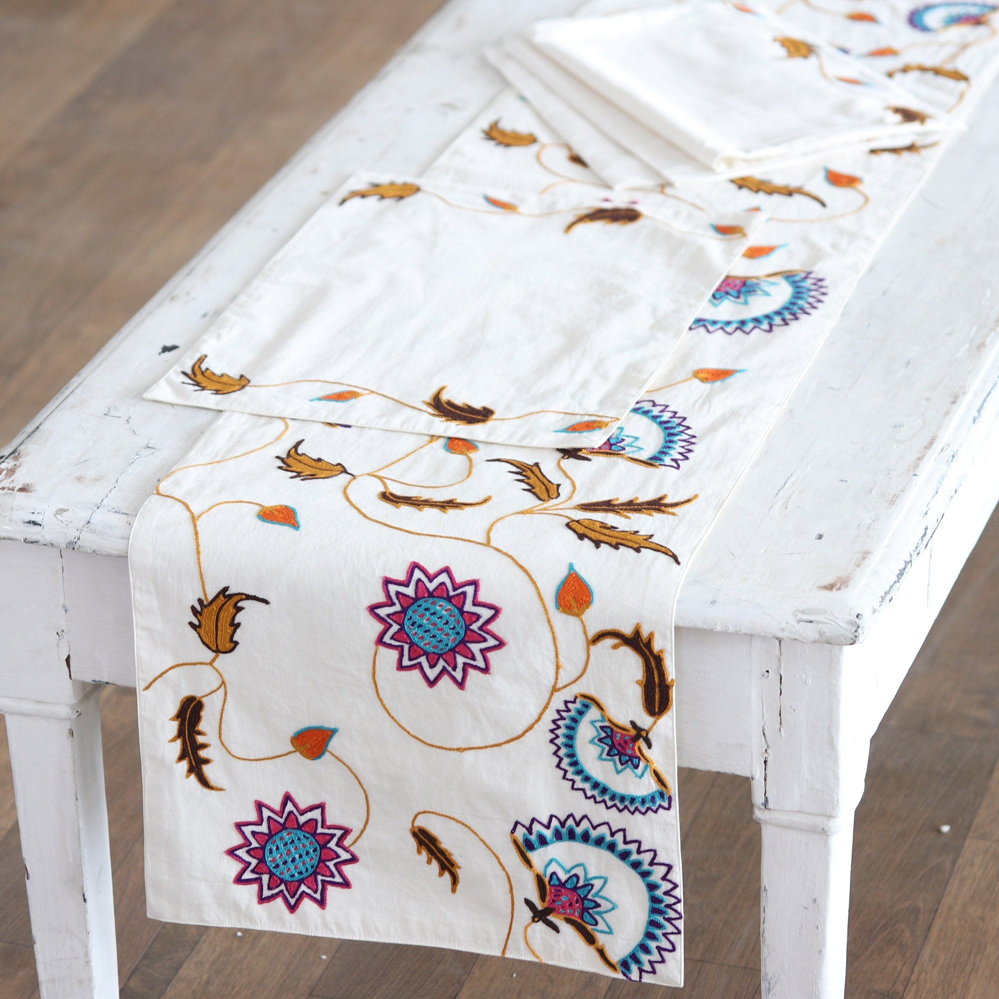 Five-Piece Set Colorful Cotton Table Runner and Placemats - Whimsical Spring
