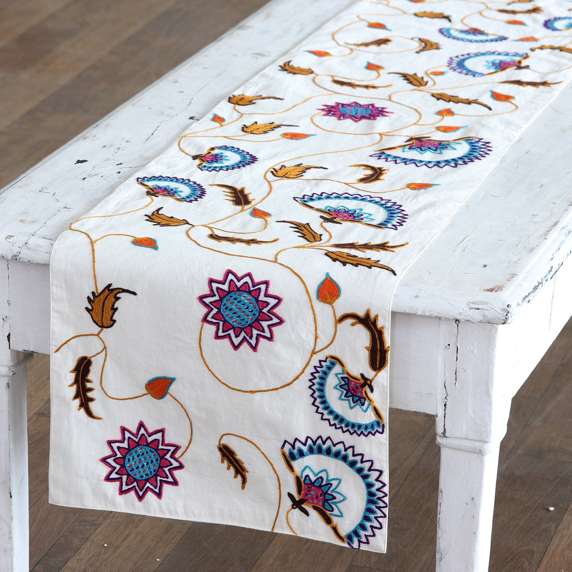 Five-Piece Set Colorful Cotton Table Runner and Placemats - Whimsical Spring