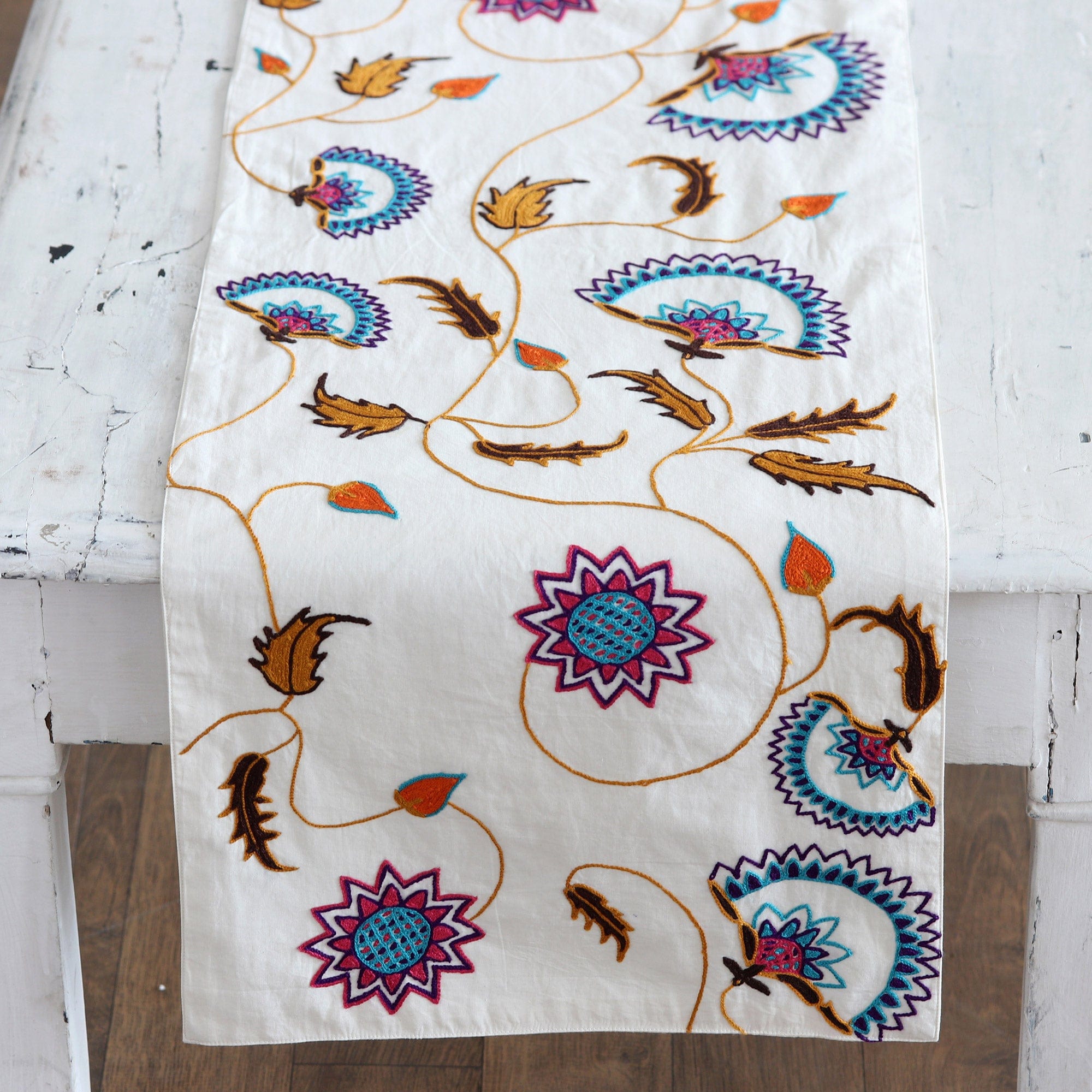 Five-Piece Set Colorful Cotton Table Runner and Placemats - Whimsical Spring